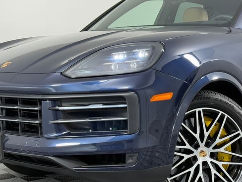 Used 2025 Porsche Cayenne S image 11