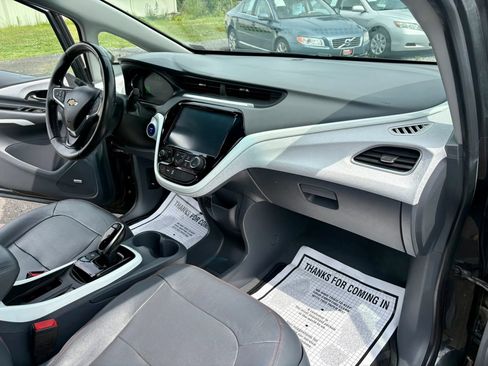 Used 2021 Chevrolet Bolt Premier w/ Infotainment Package FWD image 22