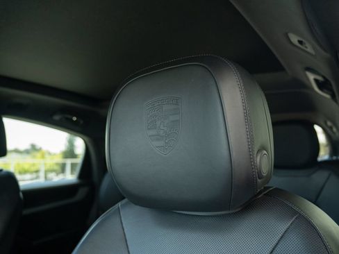 Certified 2024 Porsche Cayenne S AWD/4WD image 20