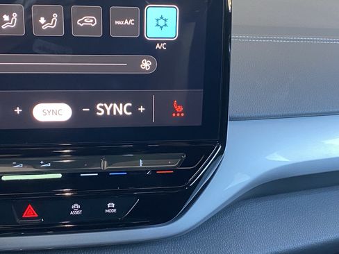 Certified 2023 Volkswagen ID.4 Pro S AWD/4WD image 38