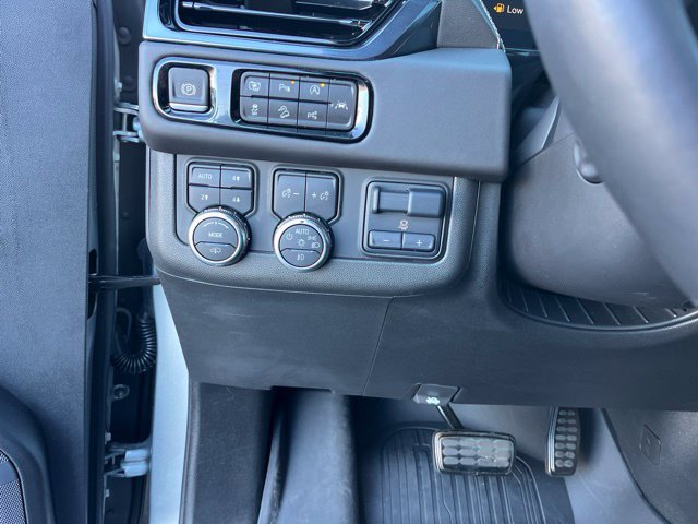 Used 2025 GMC Yukon AT4 Ultimate w/ LPO, Floor Liner Package AWD/4WD image 22