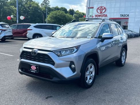 Used 2020 Toyota RAV4 XLE w/ Convenience Package AWD/4WD image 3
