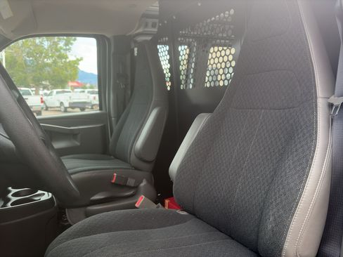 Used 2025 GMC Savana 2500 w/ Driver Convenience Package RWD image 18