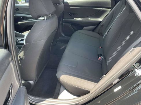 Used 2025 Hyundai Elantra Sport FWD image 10