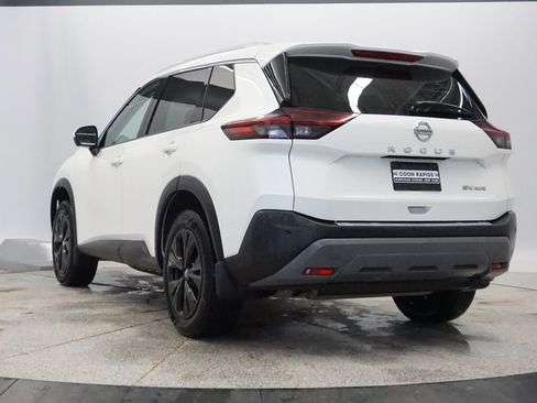 Used 2021 Nissan Rogue SV w/ Premium Package image 6