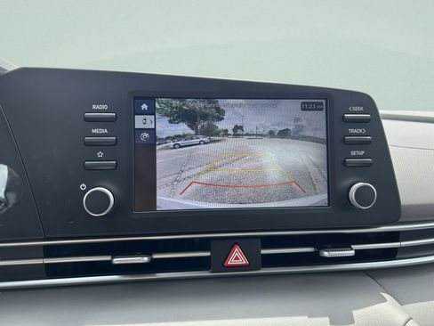 Certified 2026 Hyundai Elantra SE FWD image 22