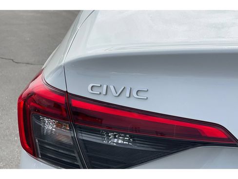 Used 2022 Honda Civic Sport image 14
