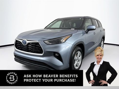 Used 2024 Toyota Highlander LE image 1