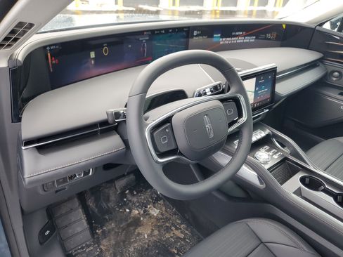 New 2026 Lincoln Nautilus Reserve w/ Jet Appearance Package image 13