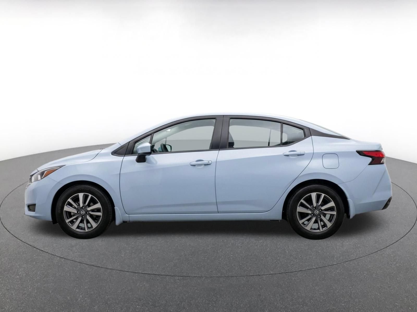 Used 2025 Nissan Versa SV FWD image 3