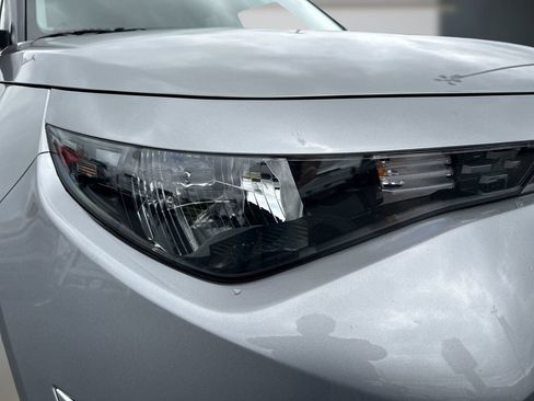 Used 2025 Kia Soul LX w/ LX Technology Package FWD image 11