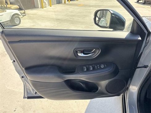 Used 2024 Honda HR-V Sport image 19