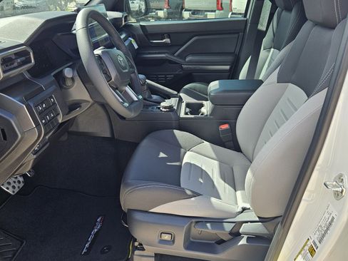 New 2025 Toyota Tacoma TRD Sport image 4