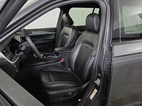 New 2026 Jeep Grand Cherokee Limited AWD/4WD image 14