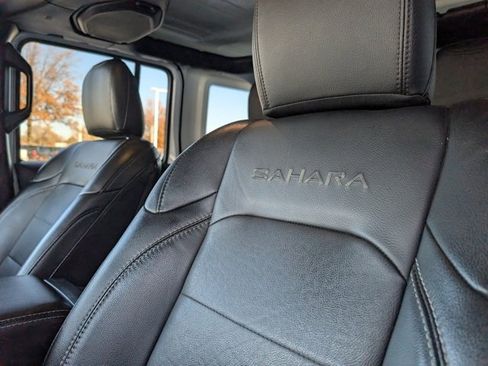 Used 2020 Jeep Wrangler Unlimited Sahara image 11