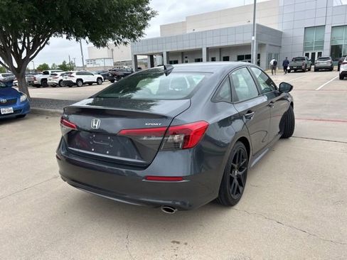 Used 2022 Honda Civic Sport image 3
