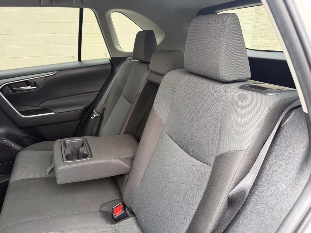 Used 2025 Toyota RAV4 XLE AWD/4WD image 27