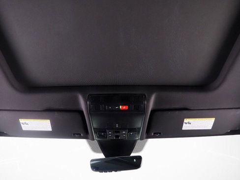 Used 2024 Volkswagen Tiguan SE R-Line w/ MDO Package, Three-Row image 57