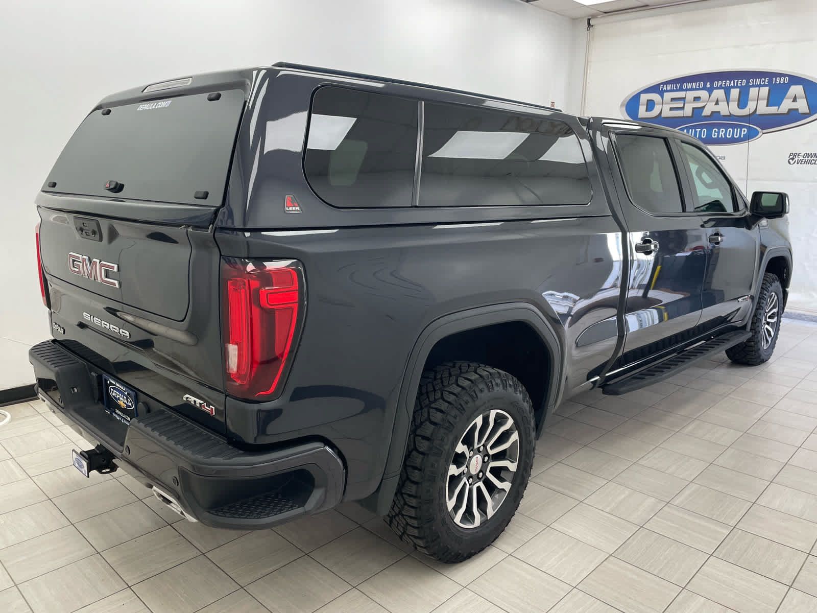 Used 2023 GMC Sierra 1500 AT4 w/ Technology Package AWD/4WD image 26
