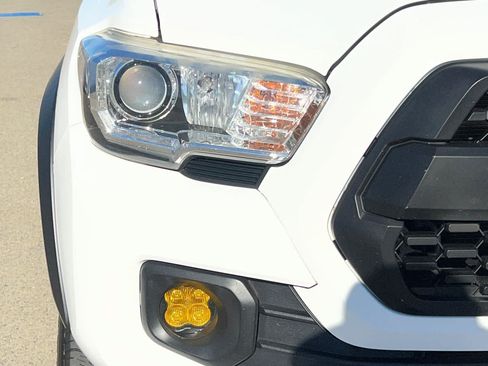 Used 2020 Toyota Tacoma TRD Off-Road w/ Technology Package RWD image 14