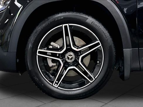 Certified 2023 Mercedes-Benz GLB 250 4MATIC image 11
