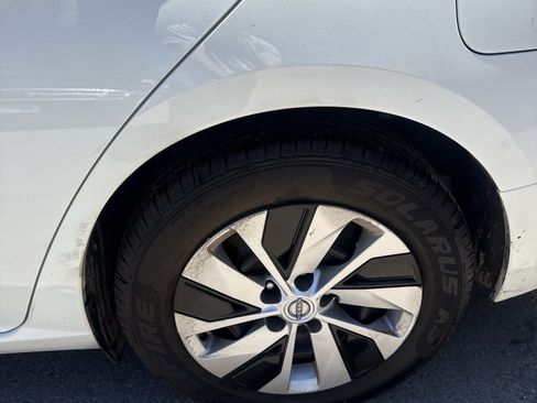 Used 2024 Nissan Altima 2.5 S FWD image 18