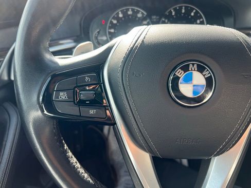 Used 2019 BMW 530i w/ Convenience Package image 24