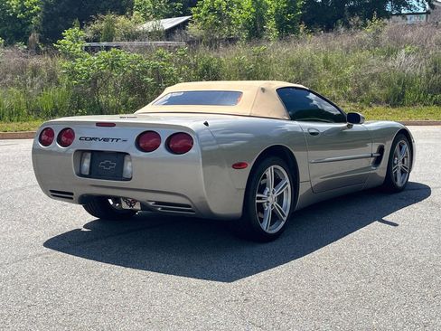 Used 2000 Chevrolet Corvette Convertible w/ Memory Pkg RWD image 18