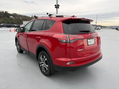 Used 2016 Toyota RAV4 LE image 7