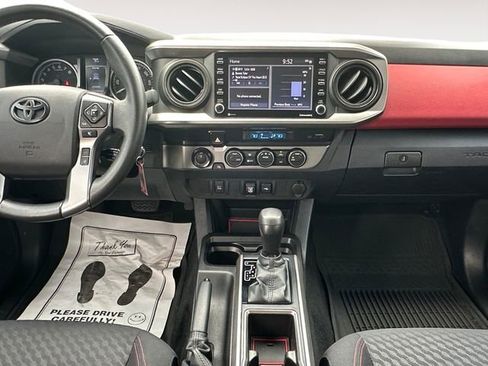 Used 2022 Toyota Tacoma SR5 AWD/4WD image 11