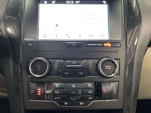 Used 2018 Ford Explorer XLT w/ Equipment Group 202A image 28