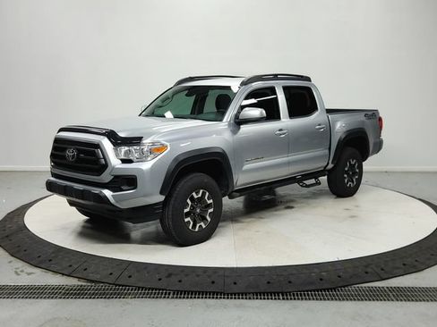 Used 2022 Toyota Tacoma SR AWD/4WD image 4