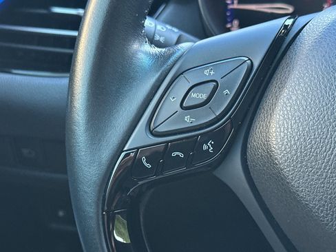 Used 2020 Toyota C-HR XLE image 25