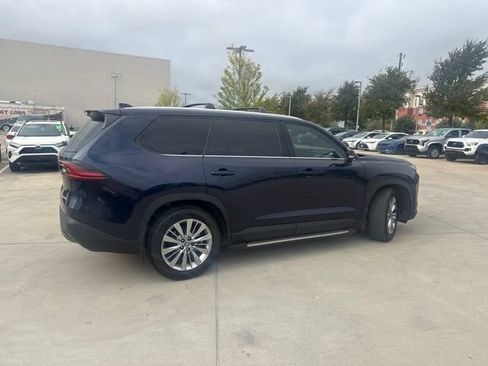 Used 2025 Toyota Grand Highlander AWD image 3