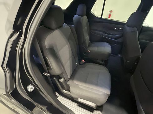 Used 2023 Chevrolet Traverse LT image 27