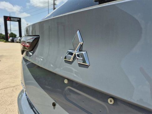 New 2025 Mitsubishi Outlander SEL image 31