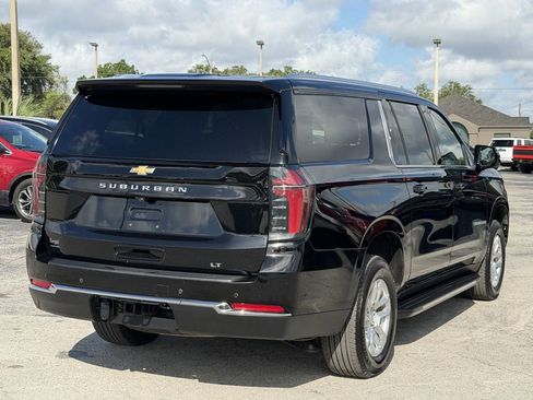 Certified 2025 Chevrolet Suburban LT AWD/4WD image 5