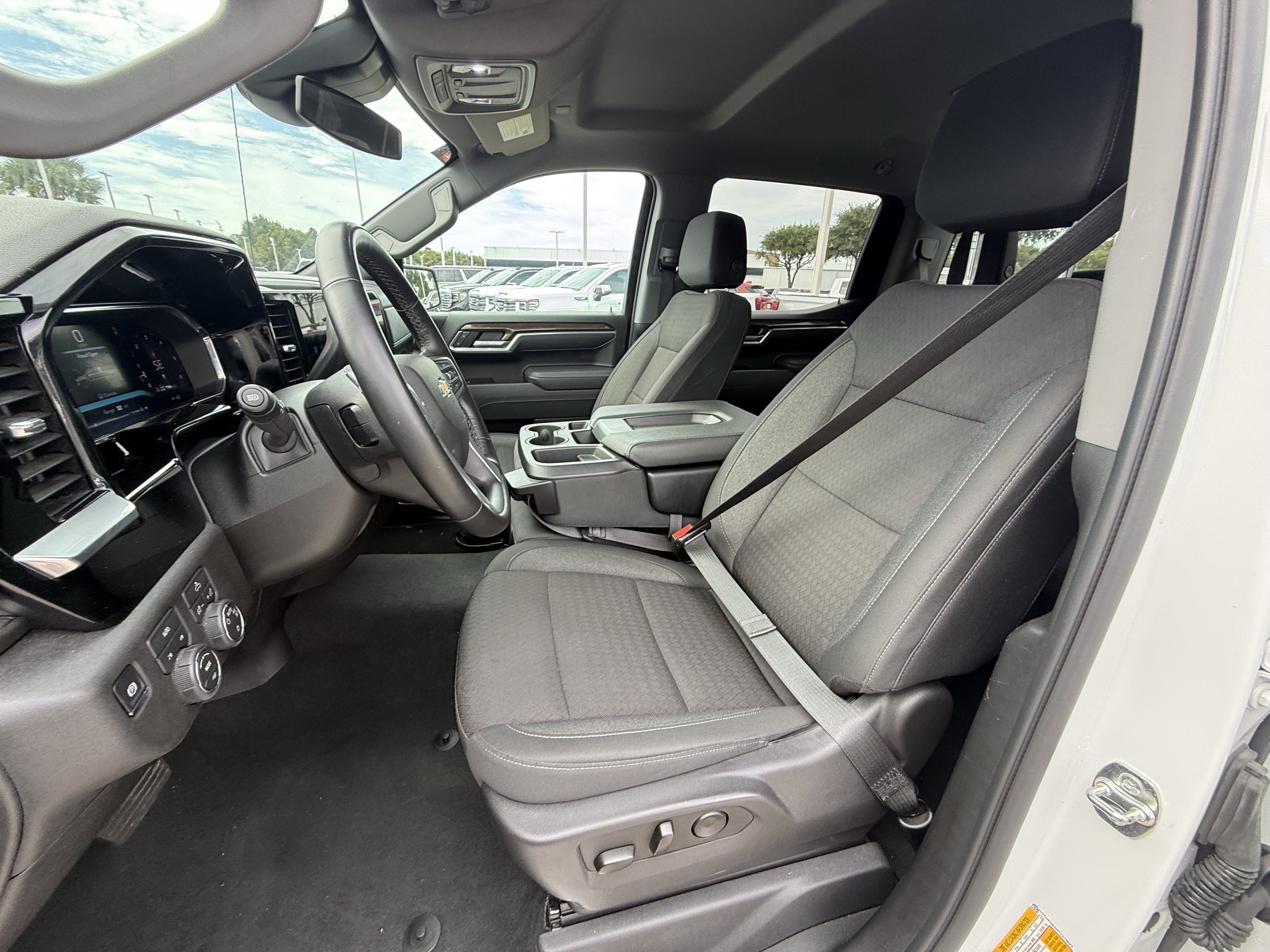 Used 2026 Chevrolet Silverado 1500 LT AWD/4WD image 26