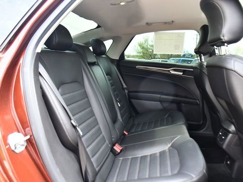 Used 2016 Ford Fusion SE w/ Equipment Group 202A FWD image 17