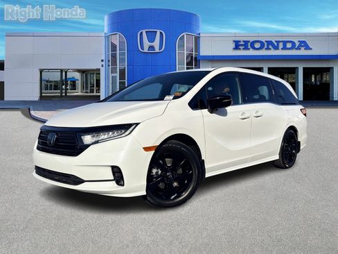 Used 2024 Honda Odyssey Sport image 2