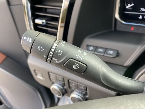 Used 2025 GMC Sierra 3500 Denali Ultimate image 32