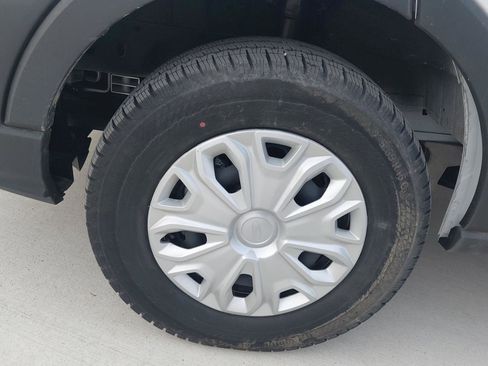 New 2023 Ford E-Transit Medium Roof image 10