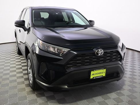 Used 2022 Toyota RAV4 LE image 9