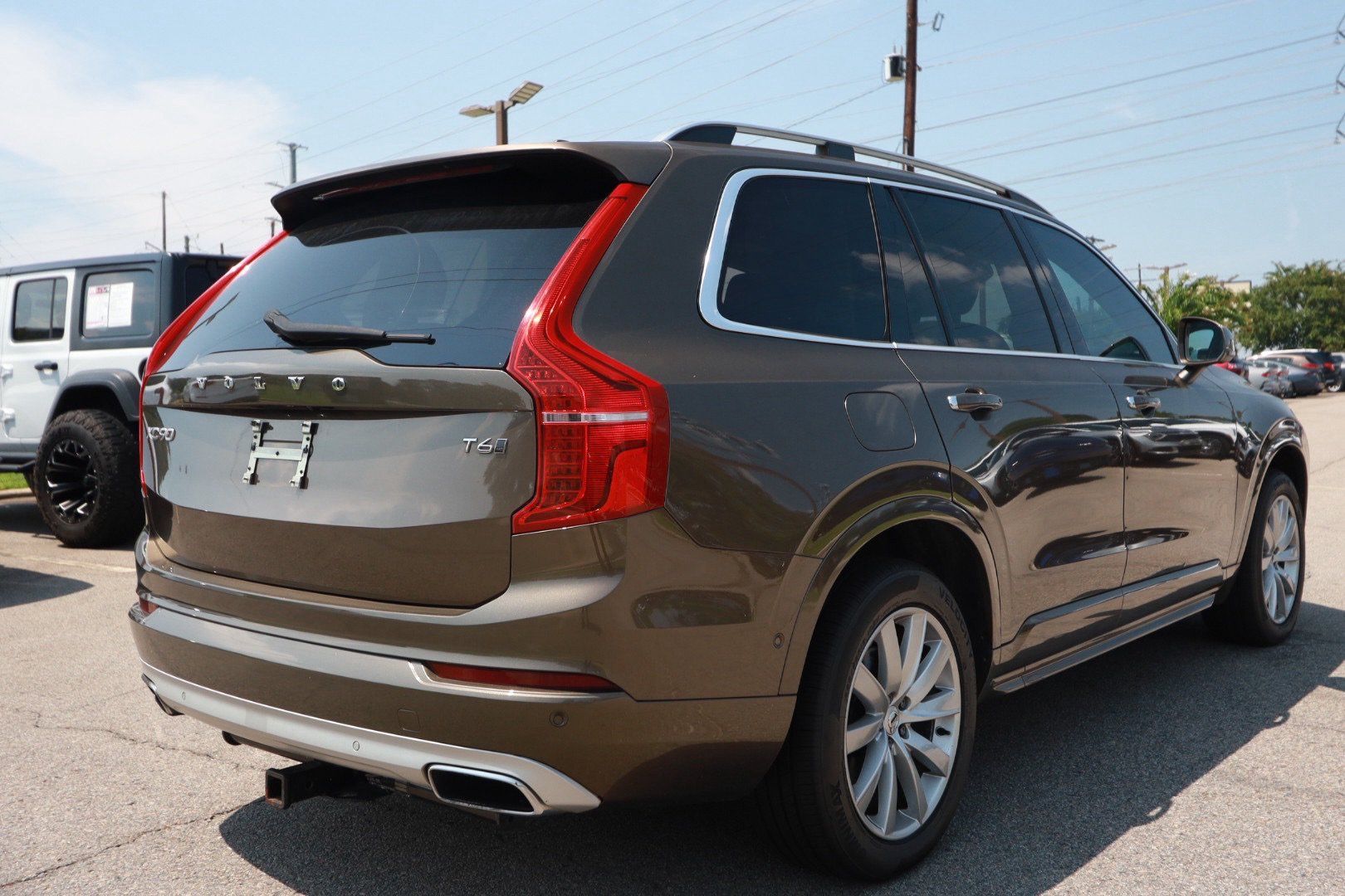 Used 2017 Volvo XC90 T6 Momentum w/ Vision Package AWD/4WD image 5