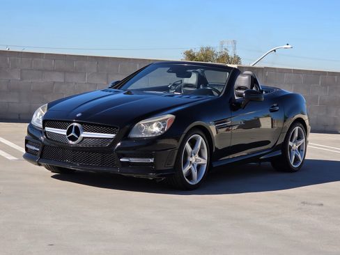 Used 2013 Mercedes-Benz SLK 250 w/ Premium I Pkg image 4