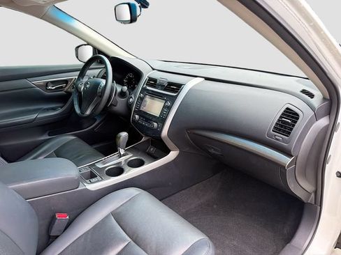 Used 2015 Nissan Altima 3.5 SL FWD image 13