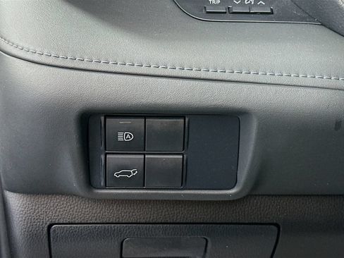 Used 2021 Toyota Highlander XSE FWD image 10