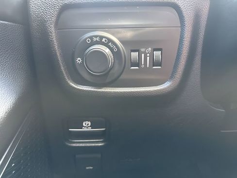 Used 2023 Jeep Grand Cherokee L Laredo AWD/4WD image 15
