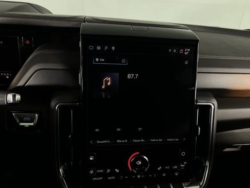 Used 2025 GMC Yukon XL Denali image 20