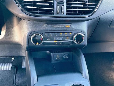 Certified 2025 Ford Escape ST-Line AWD/4WD image 36